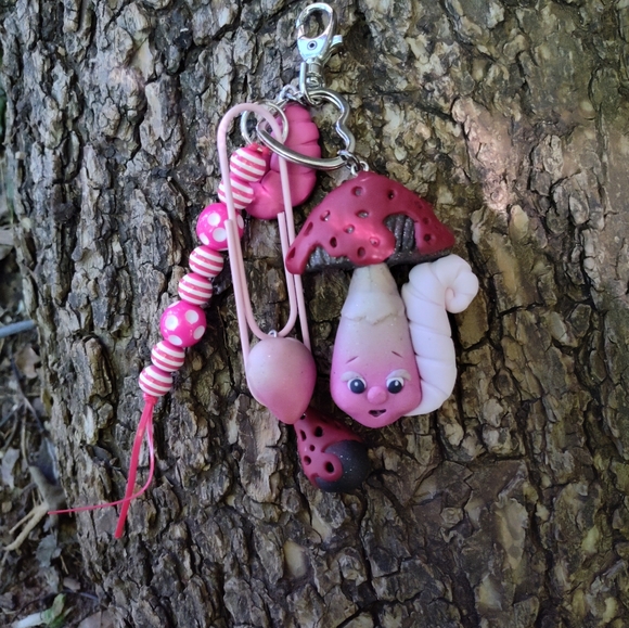 ❤💓Cute Mushroom🍄 Face Keychain - Picture 4 of 5